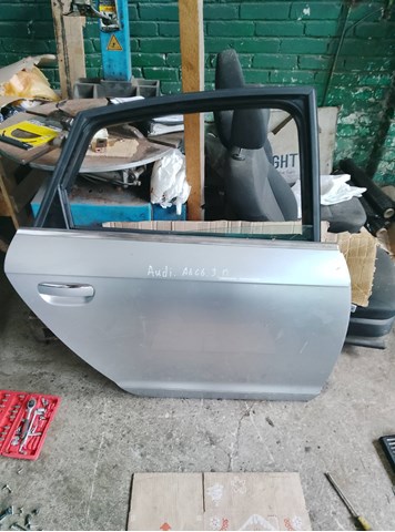 Двері задні, праві