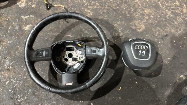Подушка безопасности водителя 4F0880201BK VAG