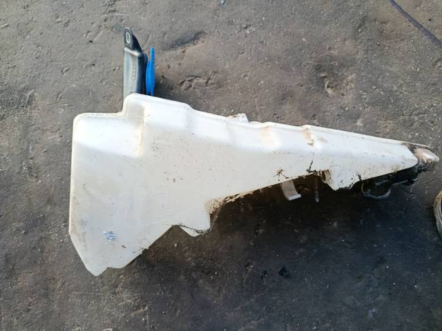 Бачок омивача скла