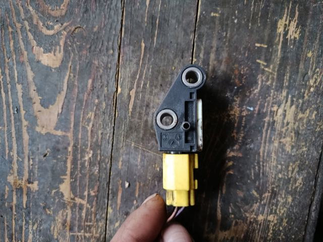 Датчик AIRBAG передній