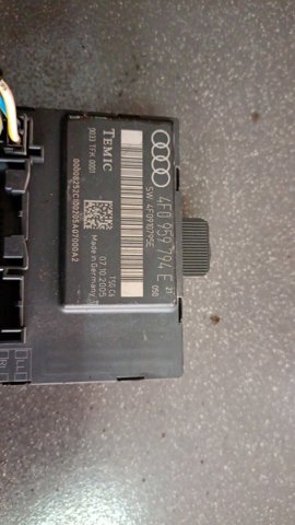 Блок комфорту задніх дверей