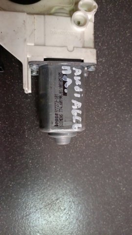 Мотор стеклоподъемника двери передней левой