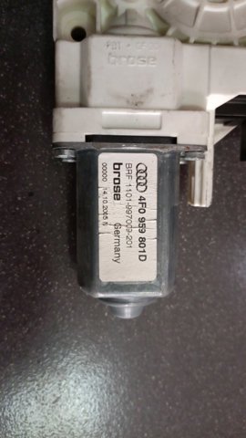 Мотор стеклоподъемника двери передней левой