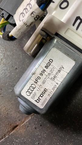 Мотор стеклоподъемника двери передней правой