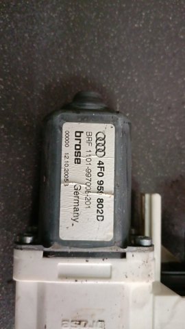 Мотор стеклоподъемника двери передней правой