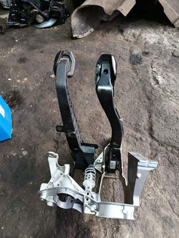 Кронштейн педалей a6 c6 — фото 5