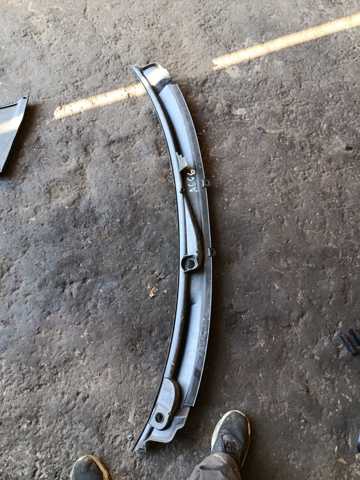 Водостік лобового скла, жабо — фото 3