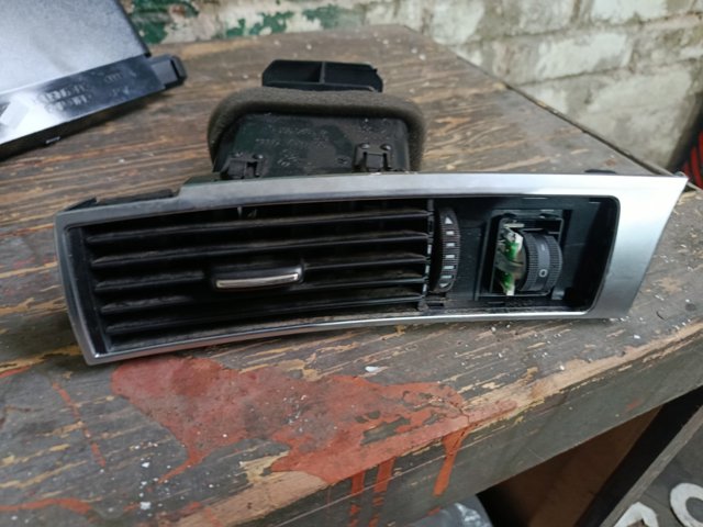 Решітка повітрозабірника салону — фото 3