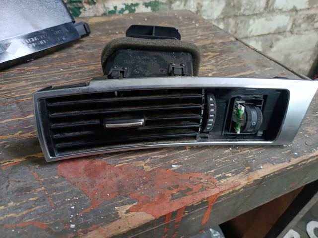 Решітка повітрозабірника салону — фото 1