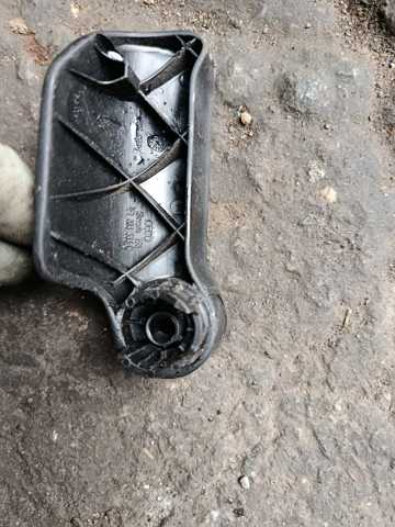 Ручка відкривання капота — фото 3