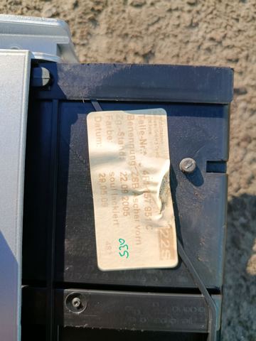 Попільничка центральної консолі — фото 7