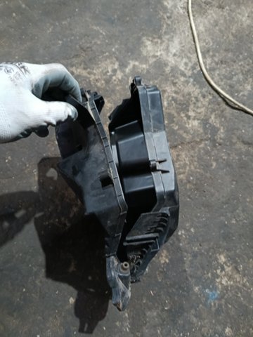 Кришка блоку запобіжників — фото 6