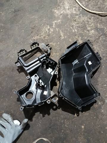 Кришка блоку запобіжників — фото 3