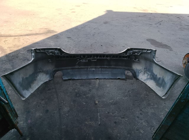 Бампер задній