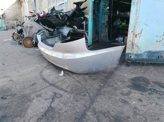 Бампер задній