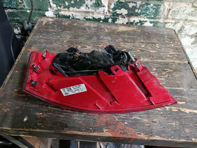 Ліхтар задній правий, зовнішній — фото 3