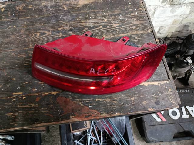 Ліхтар задній правий, зовнішній — фото 5