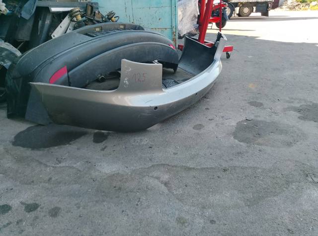 Бампер задній