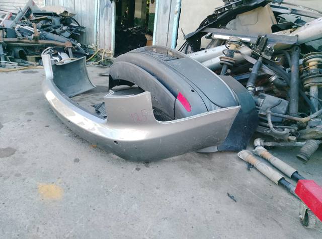 Бампер задній