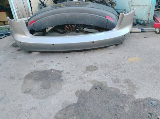 Бампер задній