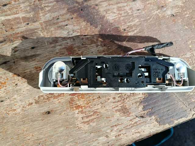 4L0947111B VAG Плафон освещения салона (кабины) задний купить в Одесса