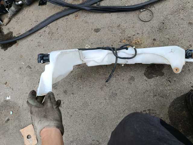 Бачок омивача скла