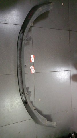 Спойлер переднього бампера