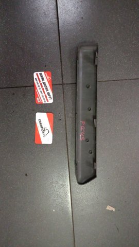 Молдинг решітки переднього бампера, правий