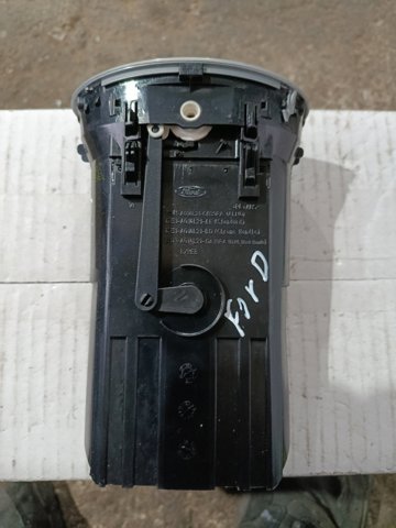 Решітка вентиляції салону на торпедо