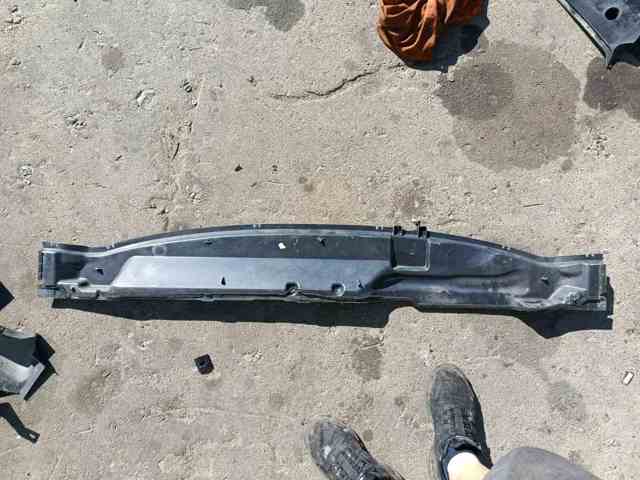 Водостік лобового скла