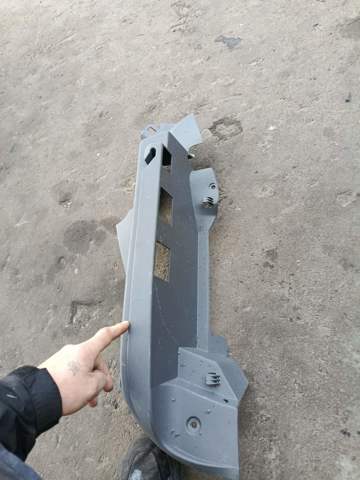 Направляюча шторки багажнику