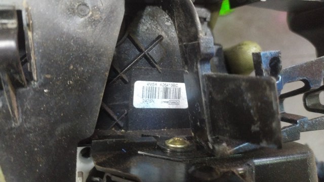 Замок двери задн