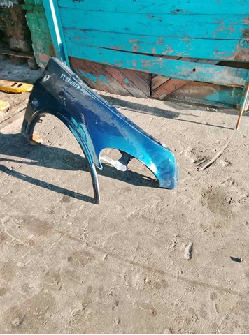 Крило переднє праве