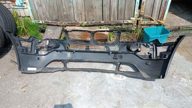 Бампер передній