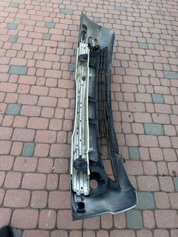 Решетка бампера переднего правая