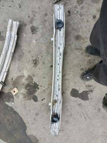 Підсилювач бампера переднього