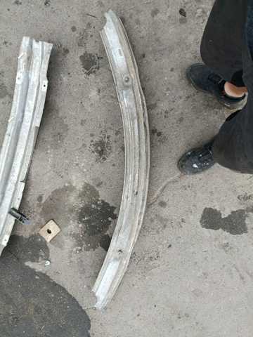 Підсилювач бампера переднього