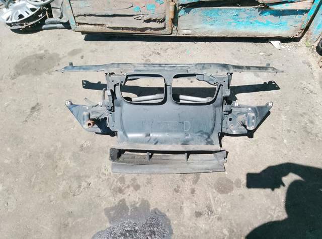 Кронштейн підсилювача переднього бампера