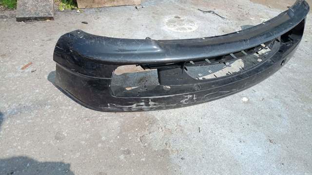 Бампер передній