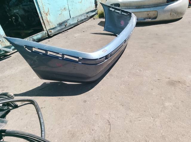 Бампер задній