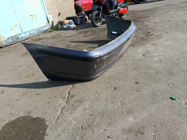 Бампер задній