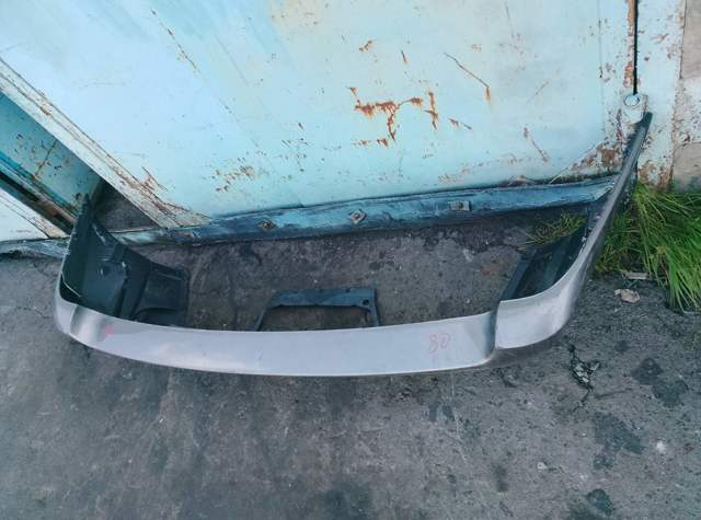 Бампер задній