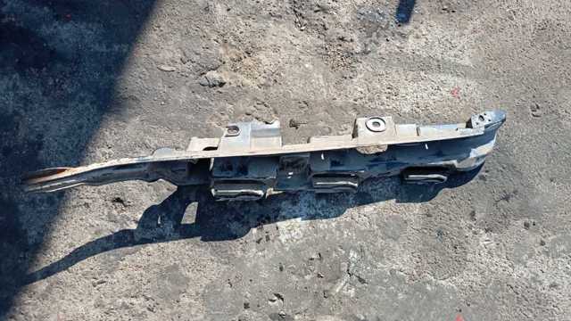 Направляюча заднього бампера, ліва