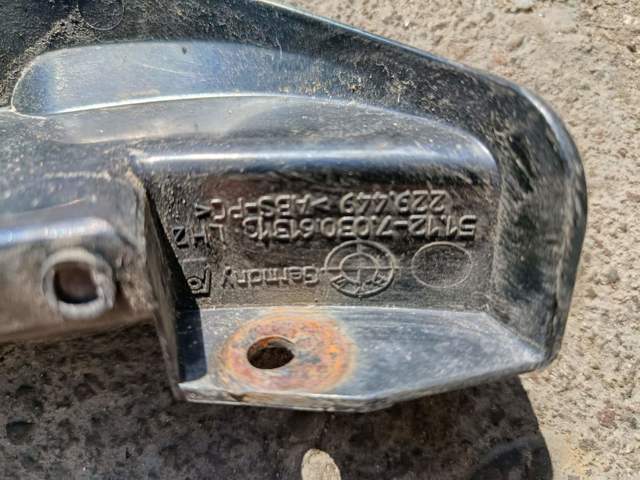 Направляюча заднього бампера, ліва