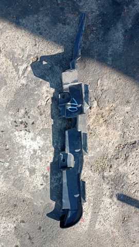 Направляюча заднього бампера, ліва