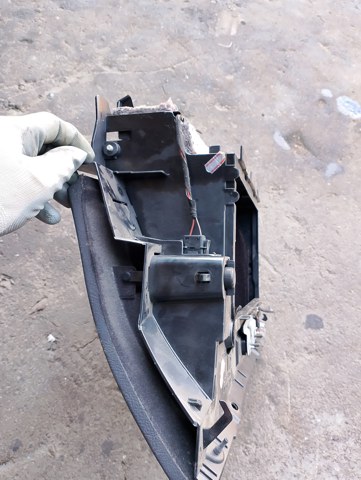 Ящик для рукавичок (бардачок)