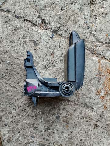 Підлокітник центральній консолі