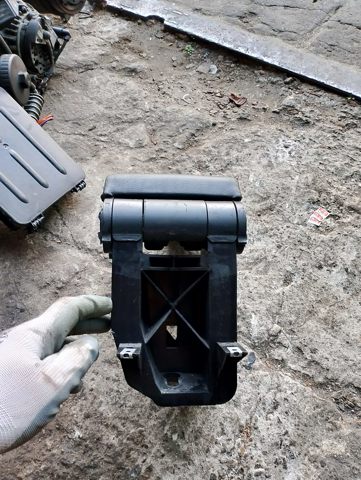 Підлокітник центральній консолі