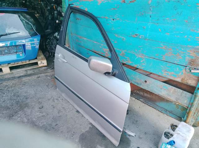 Замок передньої двері, правої