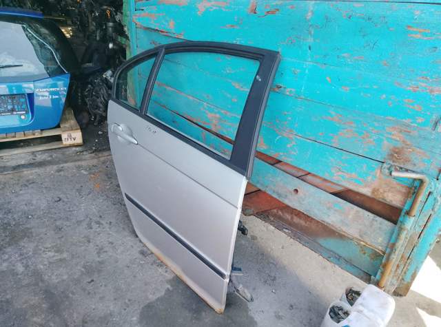 Замок задньої дверї, правої